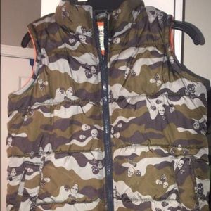 Boys size small puff vest.
